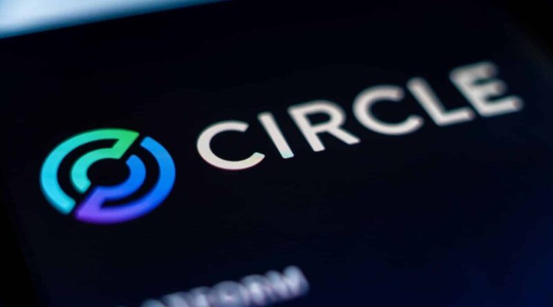 Circle’s USDC at Risk? JPMorgan Warns of Intense Stablecoin War Ahead Circle JPMorgan
