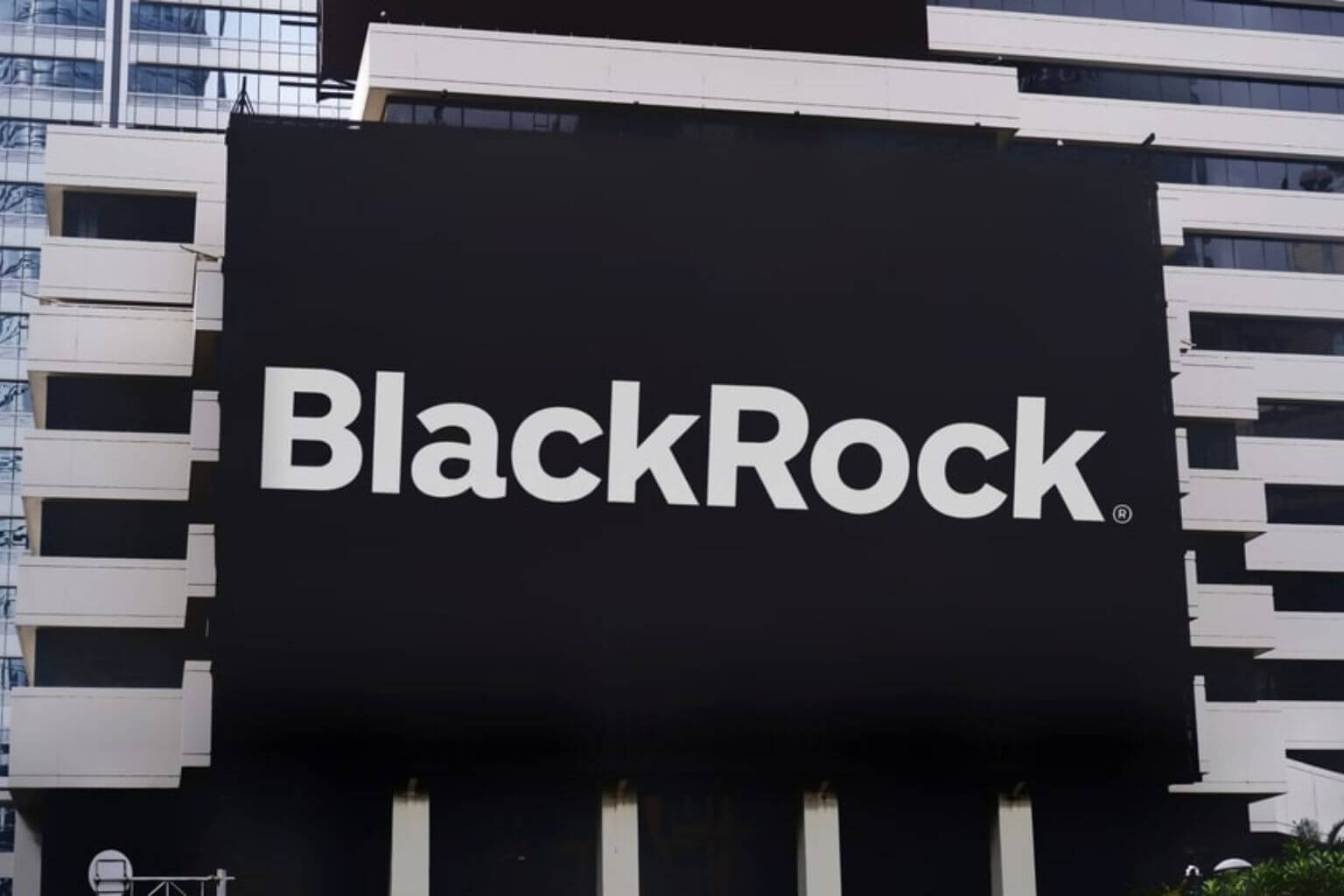 BlackRock Moves Deeper Into Crypto ETFs With New Bitcoin Income Fund Filing