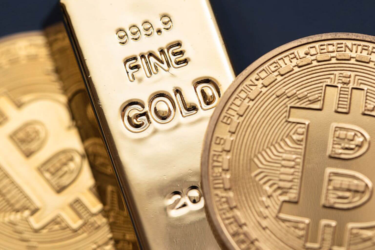 Gold Smashes Through $5,000 as Bitcoin Slides to 5-Week Low Amid Shutdown Fears
