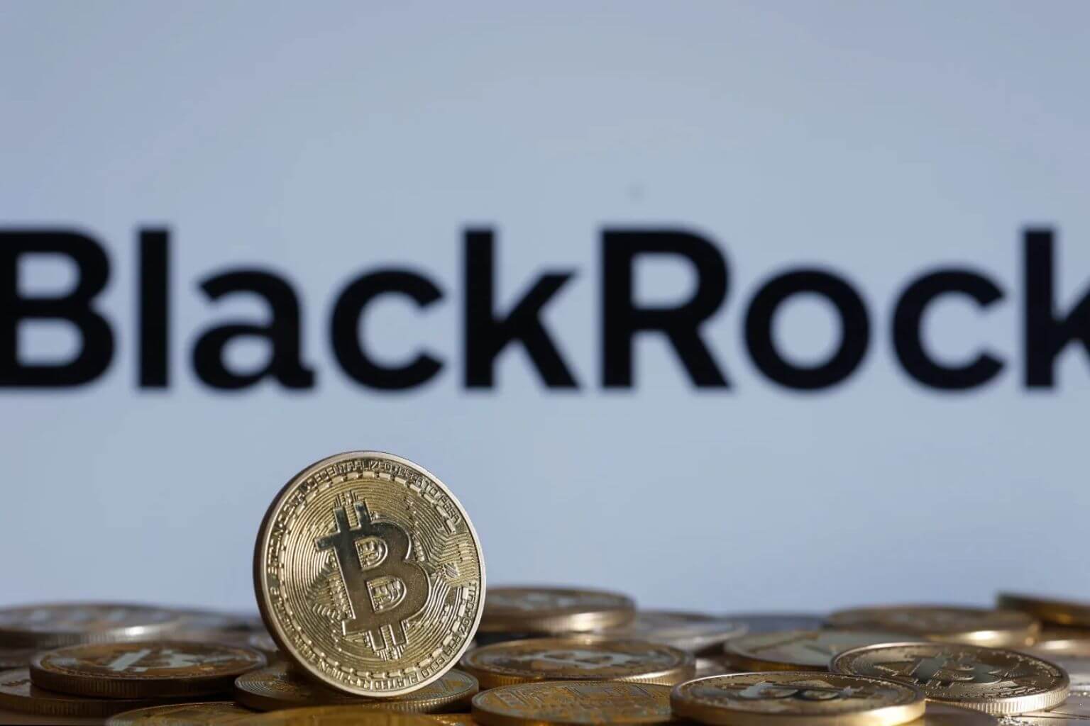 BlackRock’s Bitcoin ETF IBIT Hits Record $10B Volume as BTC Crash Triggers Selloff